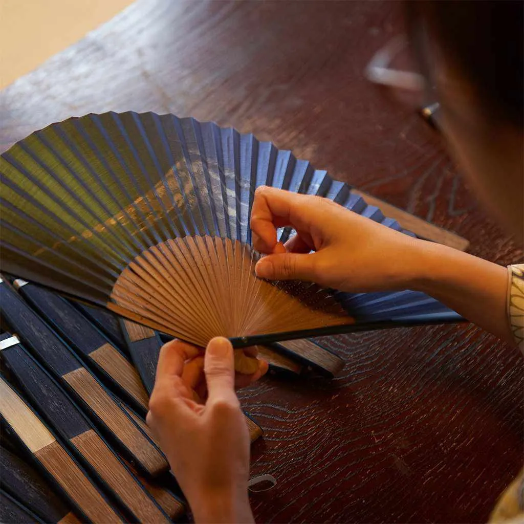 MEN'S PAPER FAN SIGNS OF THE DRAGON GOD [HAND FAN]
